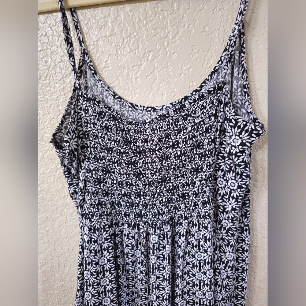 Old Navy Black and White Floral Dress - Picture 4 of 6